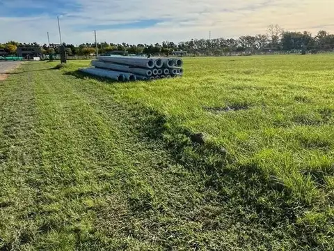 LOTE EN VENTA EN LOMAS DE MANZANARES, PILAR. 