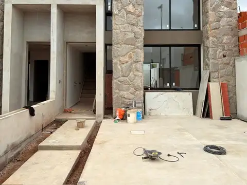 Depto Tipo Casa en Venta de 4 ambientes
