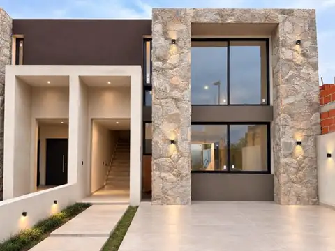Casa en venta en La Calandria