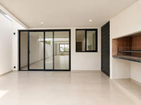 Depto Tipo Casa en Venta con 3 cocheras