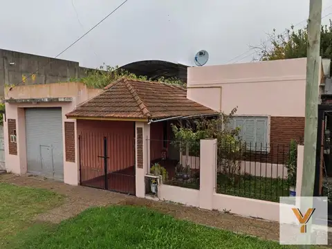 221 e/ Camino General Belgrano y 259