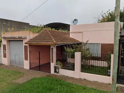 221 e/ Camino General Belgrano y 259