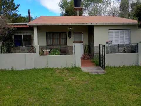 Casa en venta - 2 Dormitorios 1 Baño - San Clemente del Tuyú