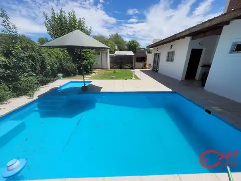 Casa en Venta con 1 cochera