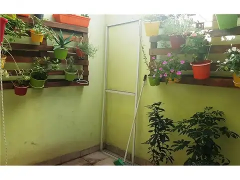 Duplex de 3 ambientes con cochera y patio