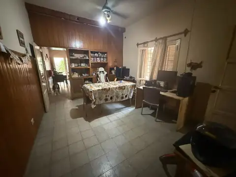 VENTA/CASA 3 DORMITORIOS/SOBRE AVENIDA