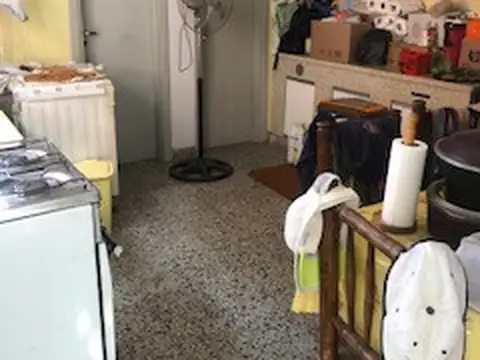 Lote de Casa con local comercial - Barrio La Loma -(La Plata - Bs.As.)