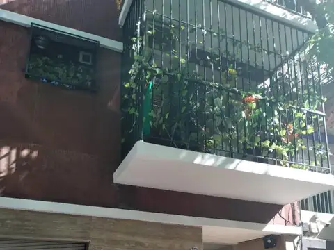 Excelente Zona ! Dto 2Amb con Balcon,Guemes al 3500