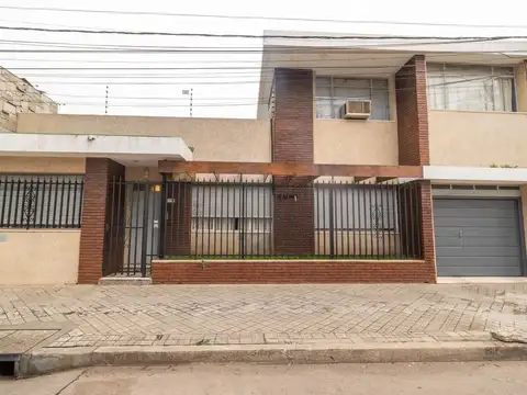CASA EN VENTA 4 DORMITORIOS CON COCHERA SALADILLO