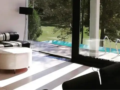 Casa con piscina en venta en Sierra de los Padres
