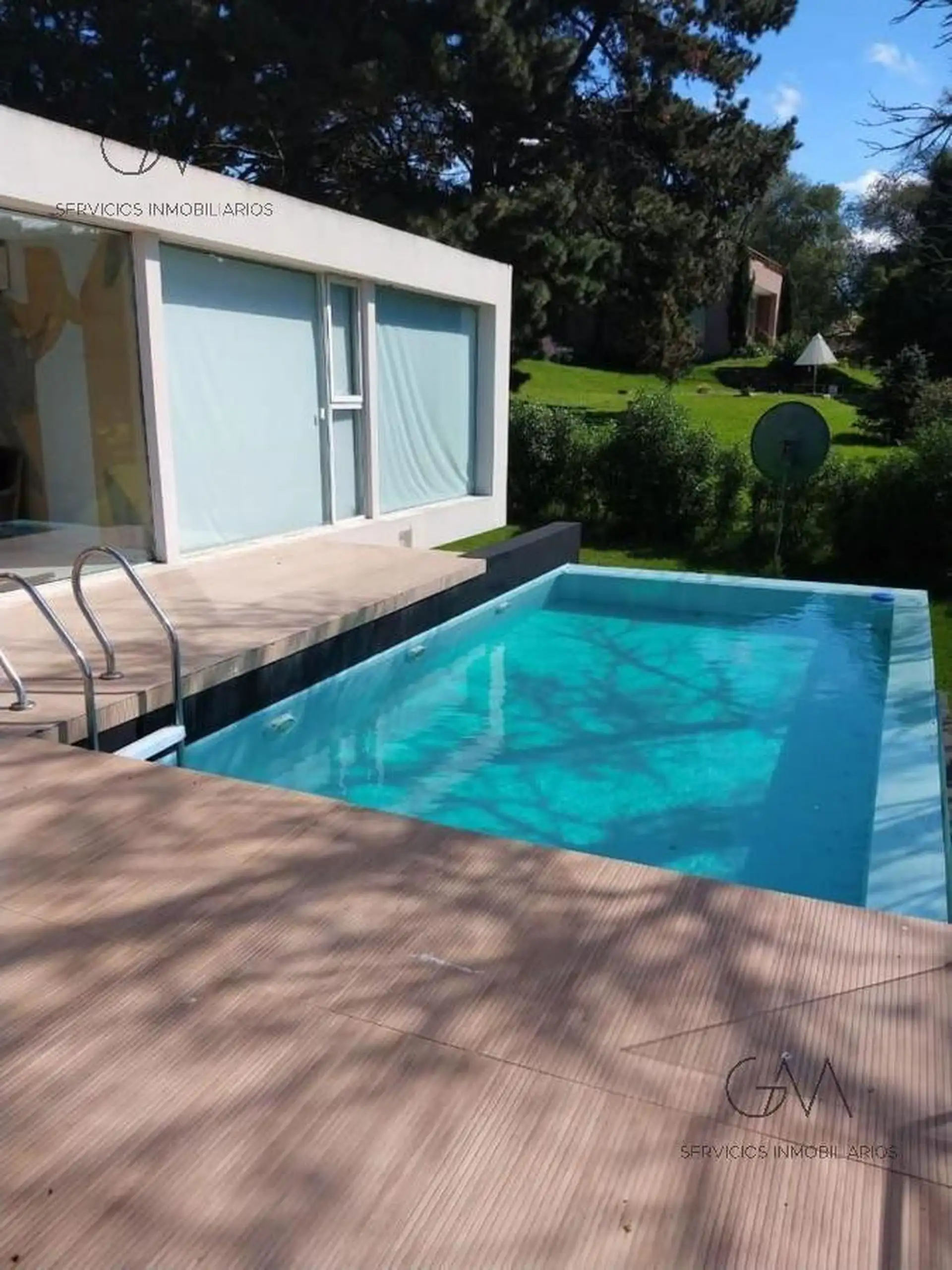 Casa con piscina en venta en Sierra de los Padres