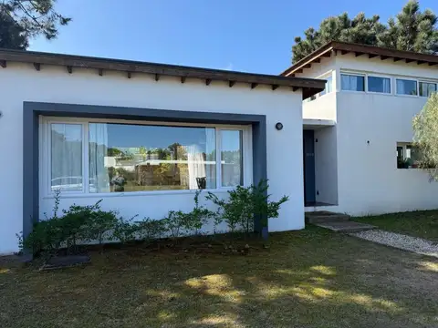 Atenea esquina De las Nereidas 1800