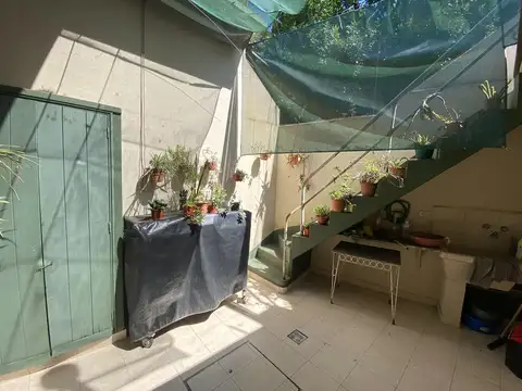 Casa al frente tres dormis c cochera UNICA