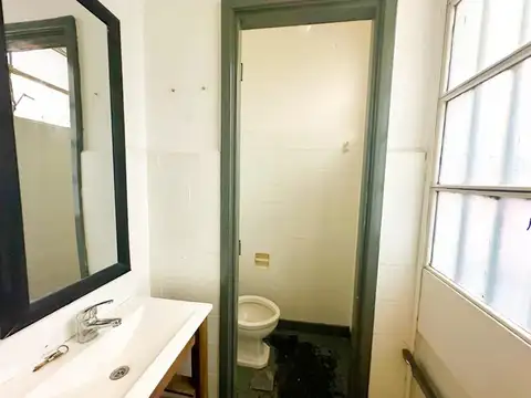 Excelente Local a la calle 73 m2 - Varios Rubros