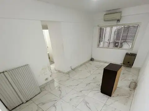 Departamento de 3 ambientes lateral.