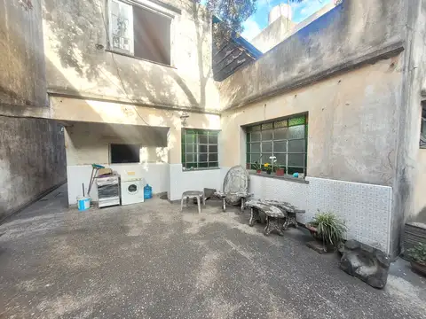 Casa 5 ambientes con 1 baño