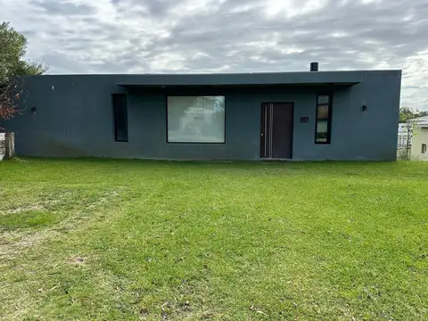 Casa en venta - 3 Dormitorios 2 Baños - Pinamar