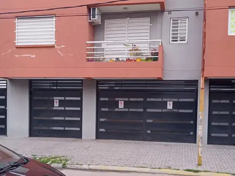 Departamento con cochera a mts Av. Villegas