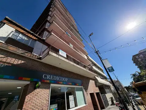 Departamento en venta sobre Av. Rocca