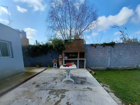 Casa 4 ambientes con 1 baño