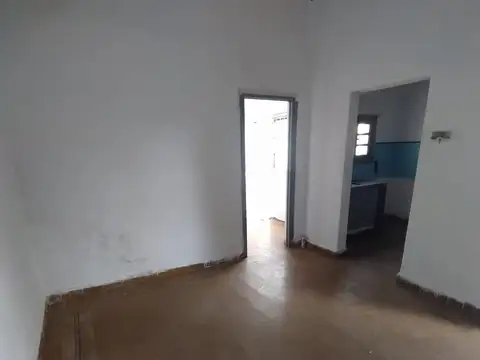 Casa 2 ambientes con 1 baño