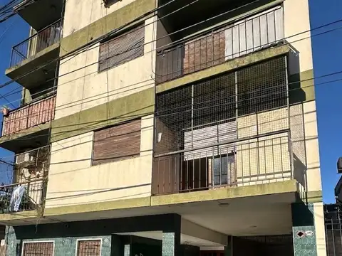 Departamento en alquiler con cochera en Chilavert