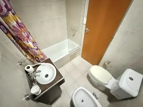 Departamento monoambiente dividido. Excelente ubicación