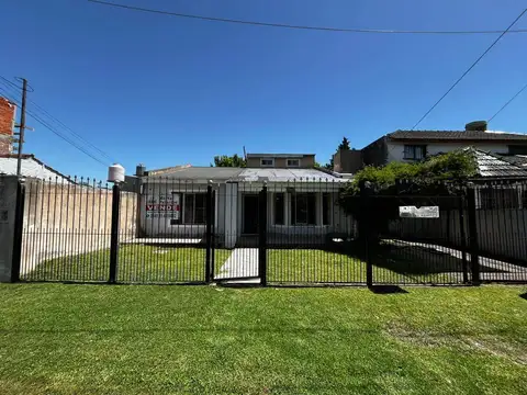 Casa en venta c/ cochera en Belén de Escobar