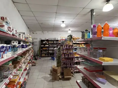 GRAN PROPIEDAD COMERCIAL EN MARÍA TERESA
