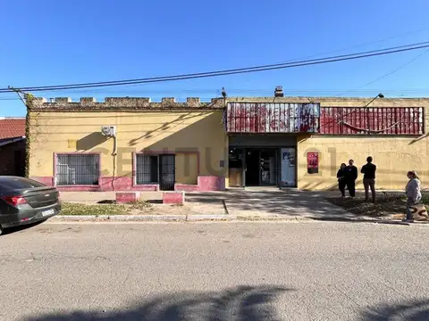 GRAN PROPIEDAD COMERCIAL EN MARÍA TERESA