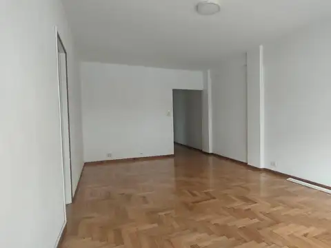 Bartolomé Mitre al 1400 Departamento 3 Ambientes con COCHERA