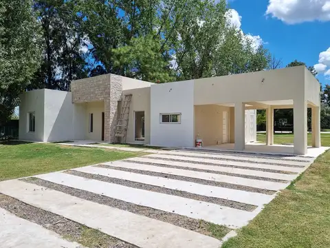 Casa en Alquiler 1 año