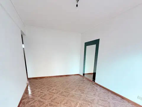 Claudio M Cuenca 800, Piso 3