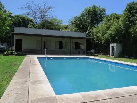 QUINTA  EN VENTA CON QUINCHO Y PISCINA EN LA REJA