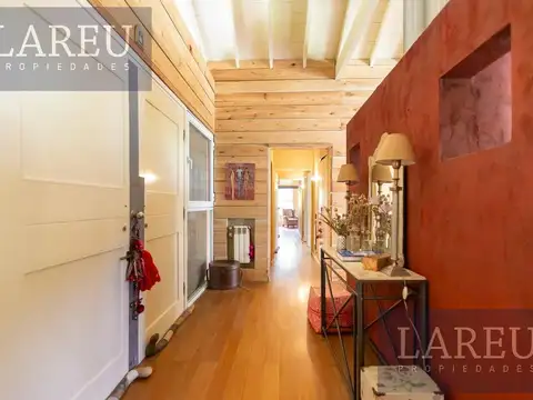 Casa 5 ambientes con 2 baños