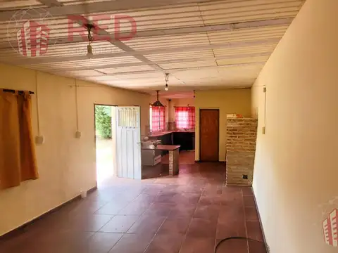 Casa 4 ambientes con 2 baños