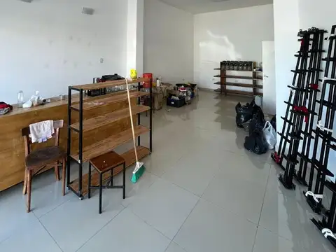Local en Alquiler en Campana, $ 1.200.000