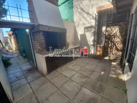 Francisco de las Carreras 455 400