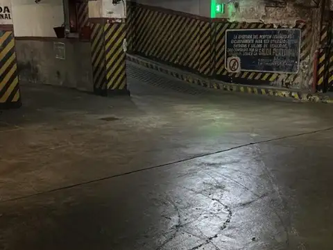 Adolfo Alsina 1900, Piso sub