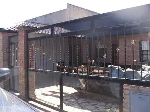 Galpon loza 2 plantas 240m² Autopista del Oeste Km 20 Moron