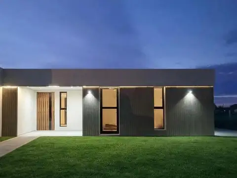Casa 5 ambientes con 3 baños