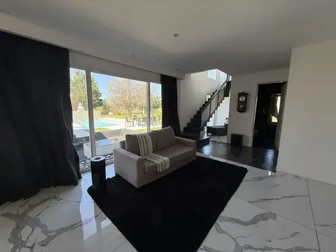 Casa en Venta en Los Alcanfores, USD 235.000