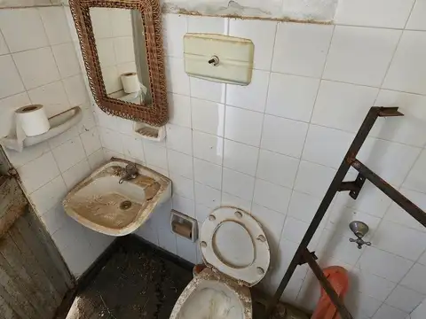 Casa 5 ambientes con 2 baños