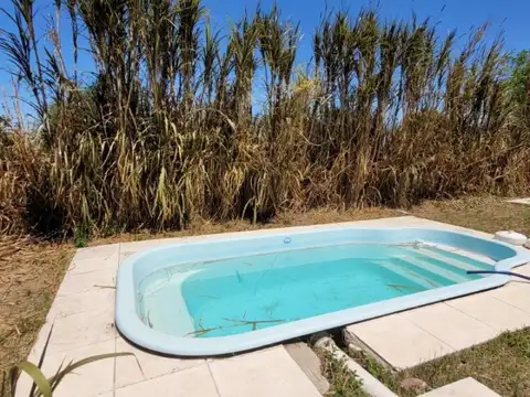 Complejo de 2 monoambientes sobre amplio terreno de 1000m2 - Ideal para turismo! - Calle Minuan...