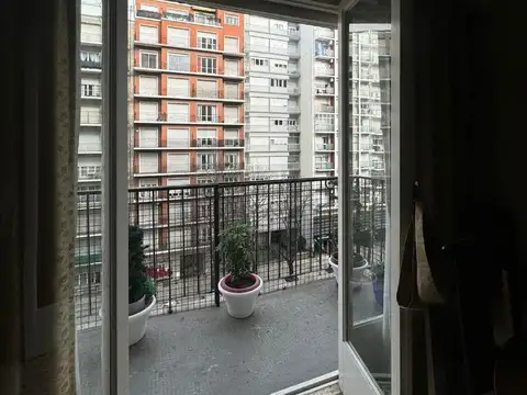VENTA DEPARTAMENTO 3 AMBIENTES CON DEPENDENCIA - BALCÓN 