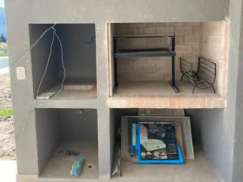 Casa en Venta con 3 cocheras