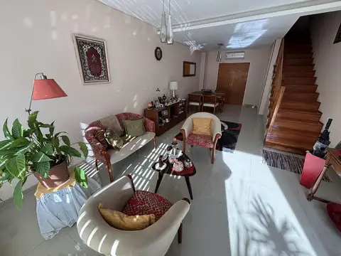 Esmeralda al 1900, E/ Florida y Chacabuco