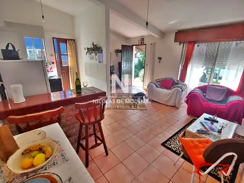 Casa 4 ambientes con 2 baños