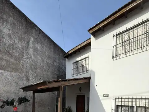 Casa en Venta en Gonzalez Catan, USD 200.000