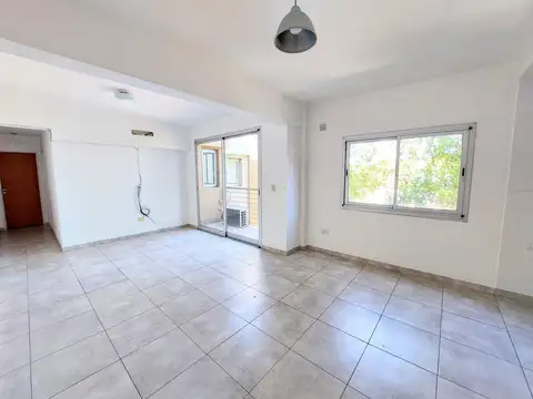 Departamento de 2 ambientes con cochera 